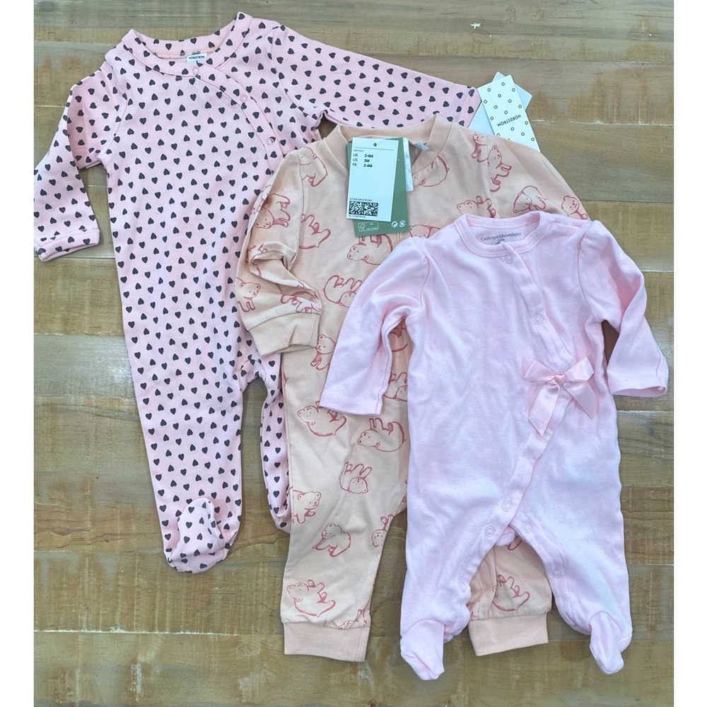 Set of 3 Baby Girl onesie footies bodysuits Nordstrom H&M hearts pink